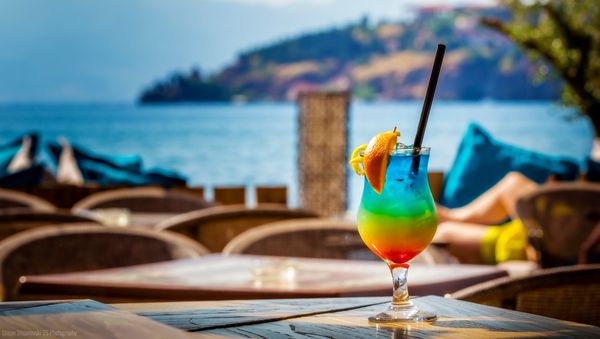 Strandspaß mit Bar-Atmosphäre