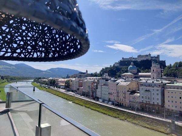 Rooftop-Bar mit Festungsblick