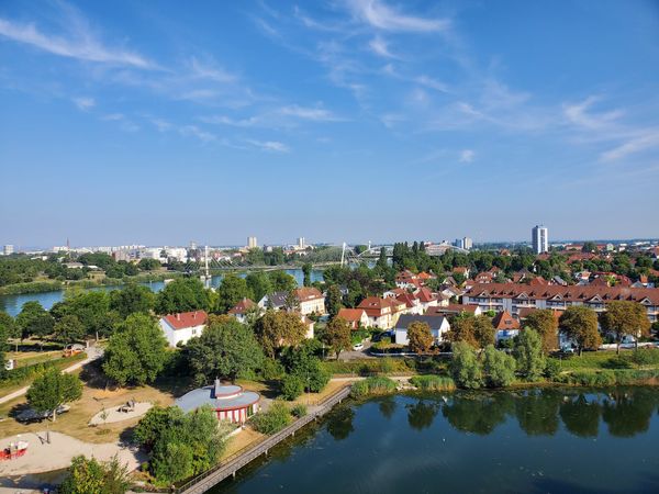 Grüne Oase mit Blick auf den Rhein