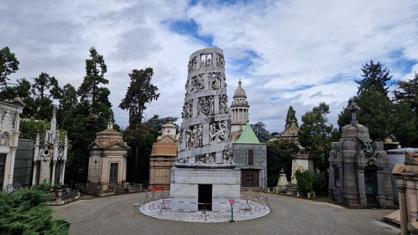 Kunstvolle Ruhe im Monumentalfriedhof