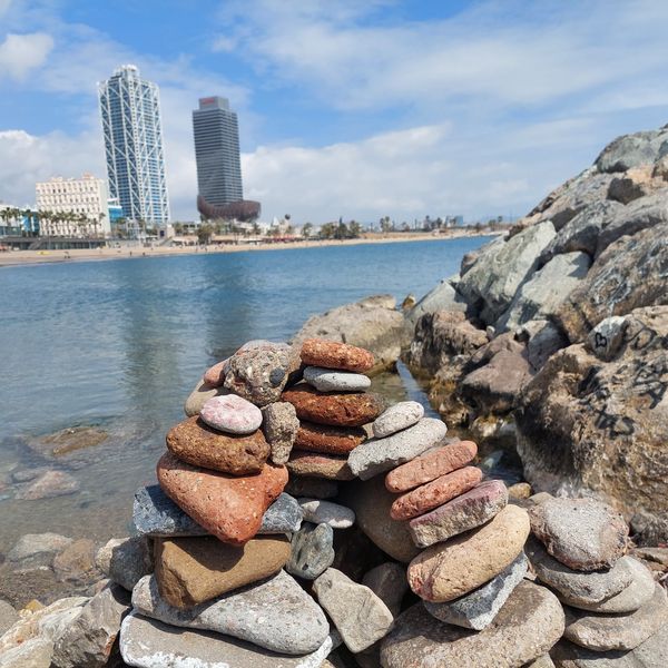 Genieße Sonne und Meer am Stadtstrand