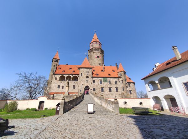 Mittelalterflair im Bouzov Schloss