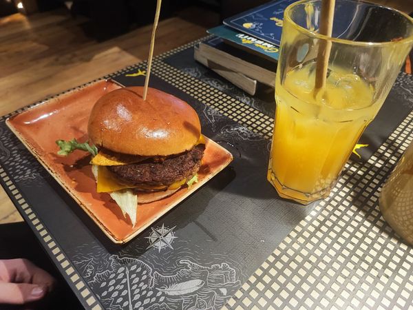 Burger-Vielfalt in modernem Ambiente