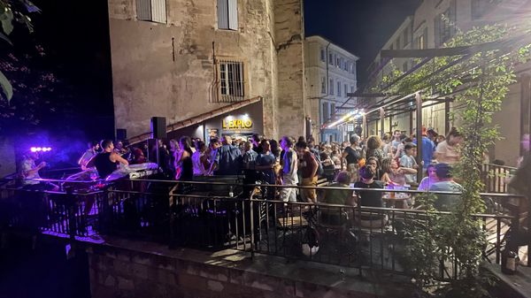 Französisches Craftbeer genießen