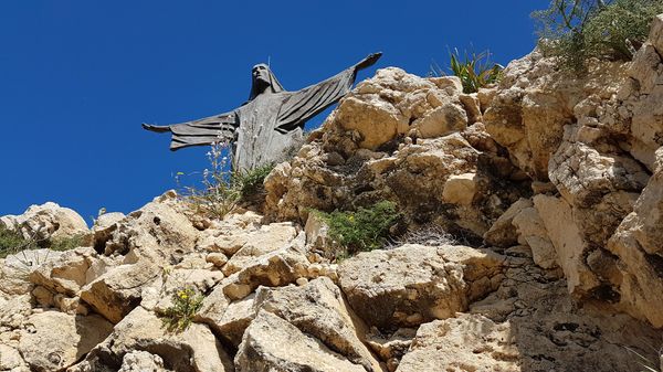 Wanderung mit Aussicht & Statue