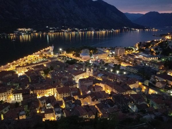 Tanze die Nacht durch in Kotor