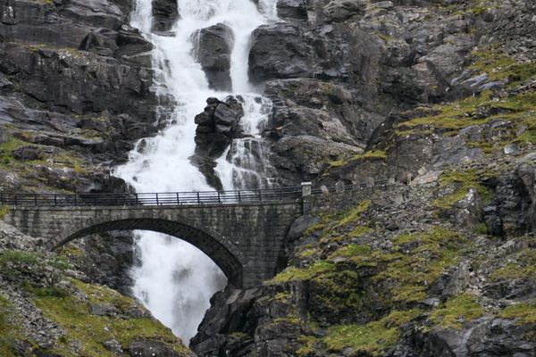 Spektakulärer Wasserfall am Trollstigen