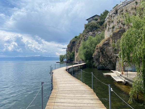 Spaziergang mit Seeblick
