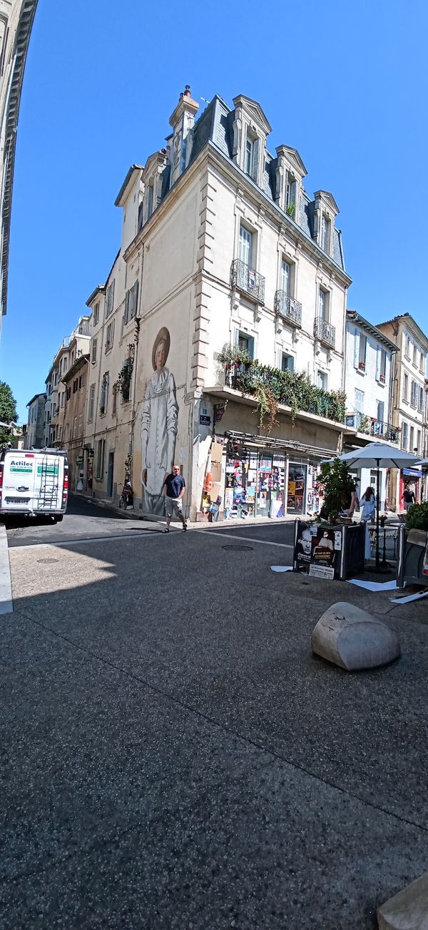 Trödelmarkt unter der Sonne der Provence