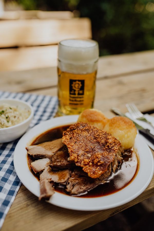 Idyllisches Biergarten-Erlebnis