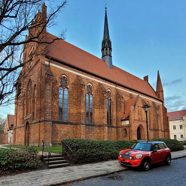 Beeindruckende Gotik in der Stadt der vier Tore