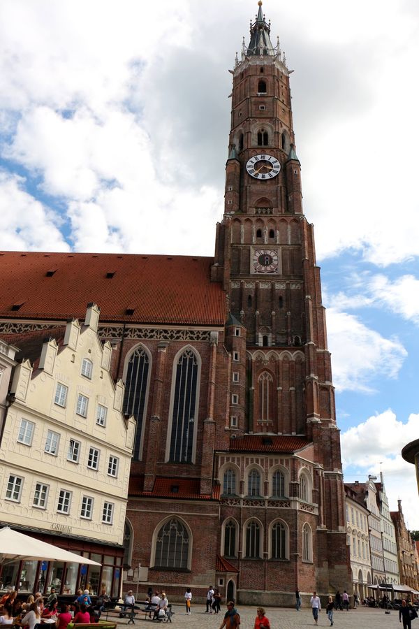 Bewundere den höchsten Backsteinturm