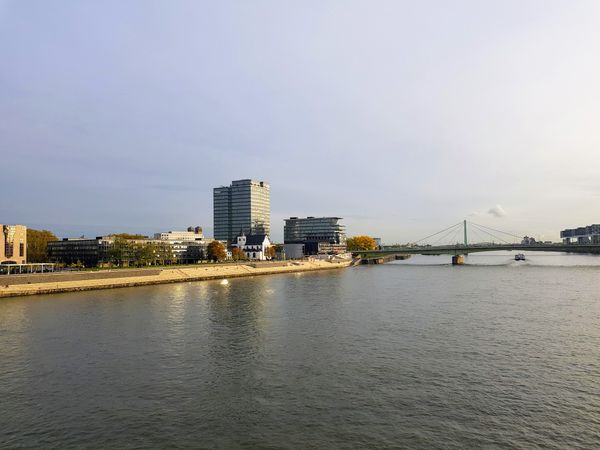 Romantische Spaziergänge am Kölner Rheinufer