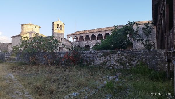 Historisches Kloster mit Aussicht