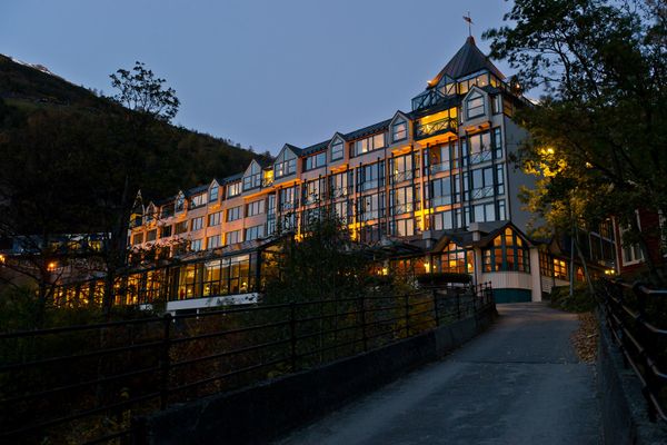 Historisches Hotel mit Fjordblick