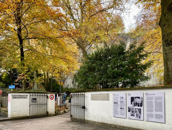 Bewegendes Denkmal mit tiefer Geschichte