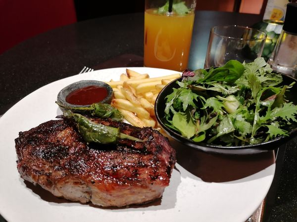 Genieße erstklassige Steaks