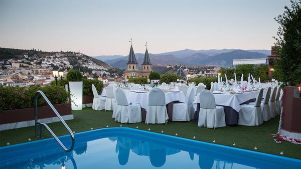 Panorama-Terrasse mit Alhambra-Blick