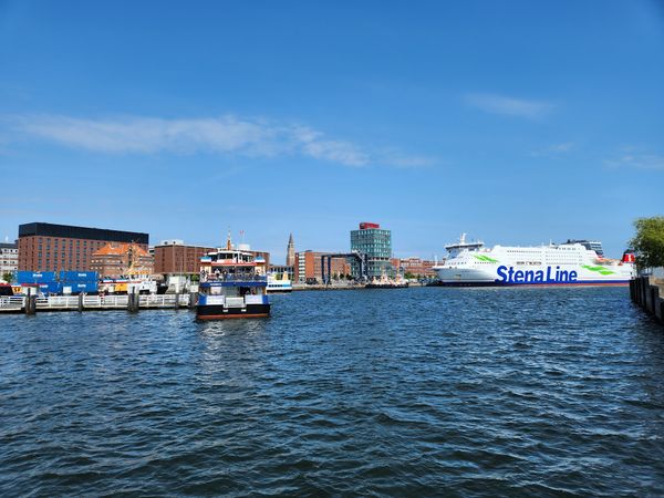 Maritimes Flair am Wasser genießen