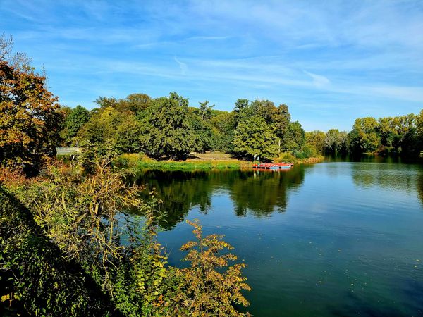 Idyllische Ruhe am Flussufer