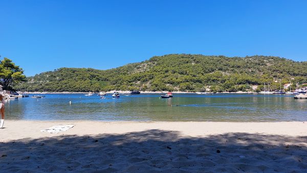 Unberührte Natur auf einer geheimnisvollen Insel