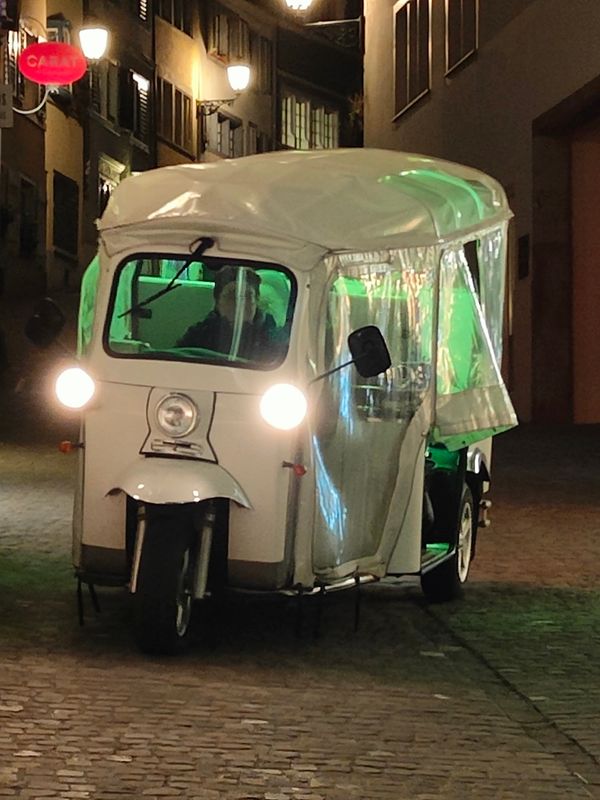 Genieße Fondue auf einer einzigartigen Tuk-Tuk Tour