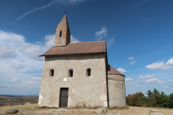 Idyllische Kirche mit Geschichte