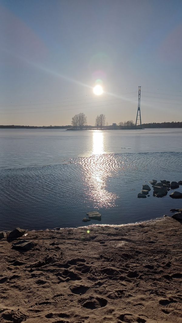 Sonniges Strandvergnügen in der Stadt