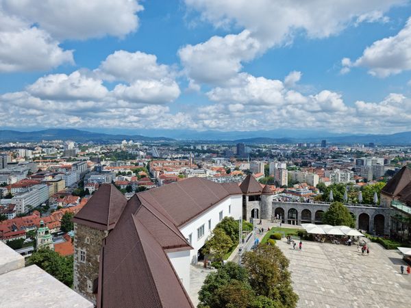 Eintauchen in mittelalterliche Pracht und moderne Annehmlichkeiten