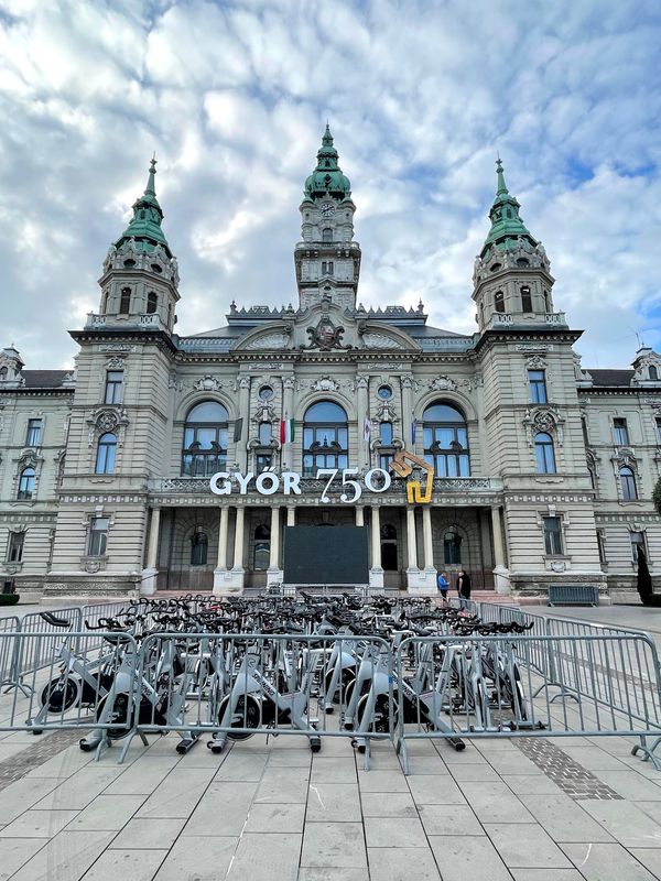 Neobarockes Meisterwerk: Das Rathaus von Gyor