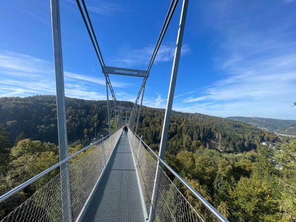 Spaziere über den Wolken auf dem Skywalk