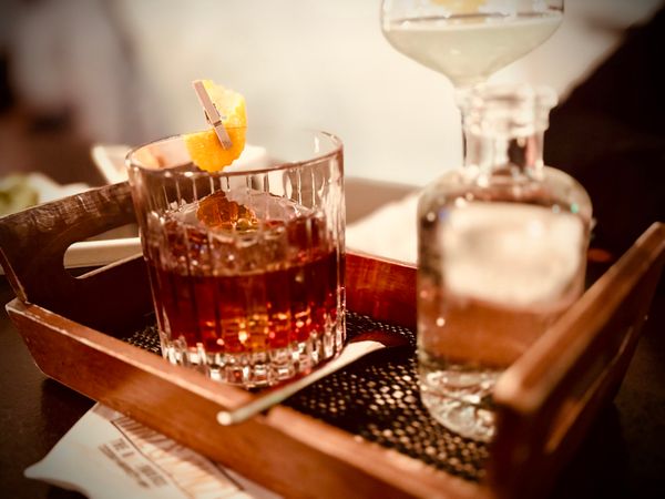 Exklusive Drinks in geheimer Lage