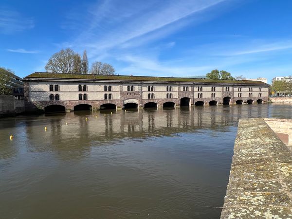 Historische Wehranlage mit Panoramablick