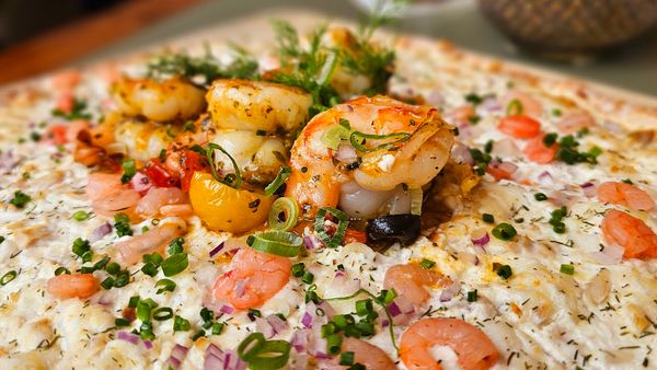 Genieße Kaffee und Kuchen am Timmendorfer Platz