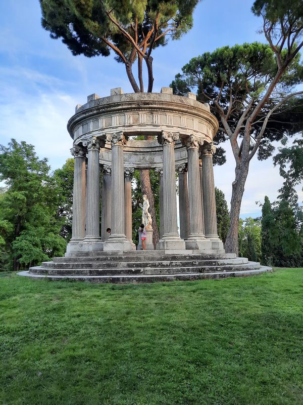 Ein englischer Garten voller Geheimnisse