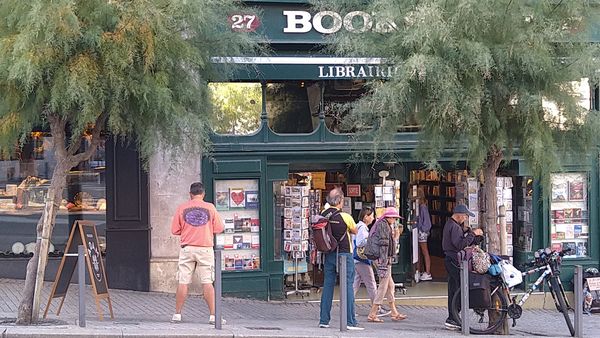 Schätze im Bookstore Biarritz finden