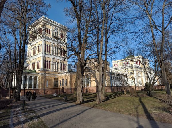 Historische Pracht in grüner Oase