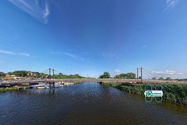 Genieße die frische Luft am Wasser