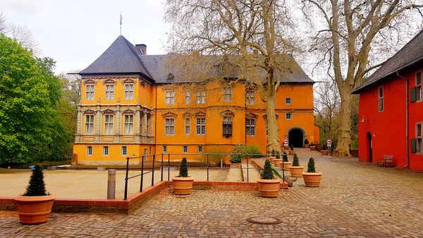 Tauche ein in die Renaissance bei einem Besuch im Schloss Rheydt