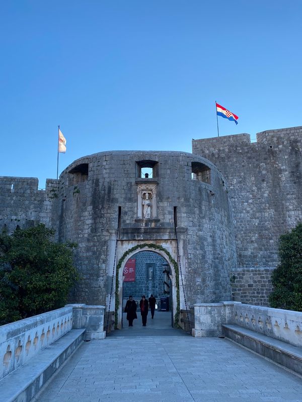 Historische Mauern mit atemberaubender Aussicht