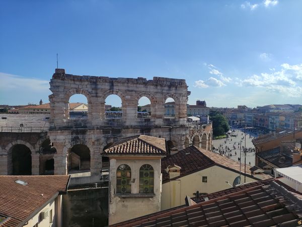 Drinks mit Blick auf die Arena