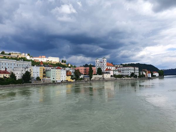 Spaziergang am Ufer des Inns