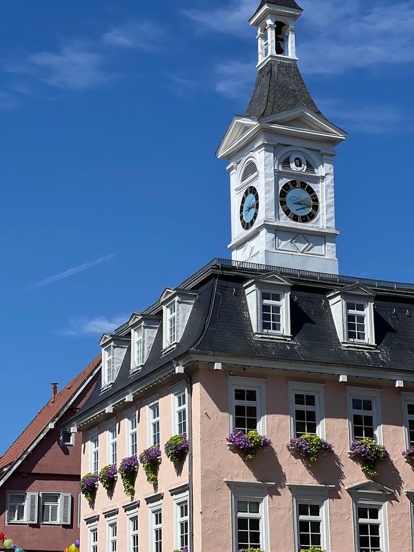 Historische Gassen und charmante Ecken in einer schwäbischen Stadt