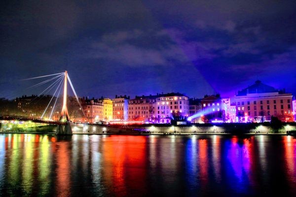 Lyon erstrahlt im Lichtermeer