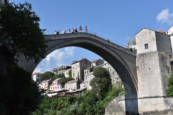 Historische Brücke mit atemberaubender Aussicht