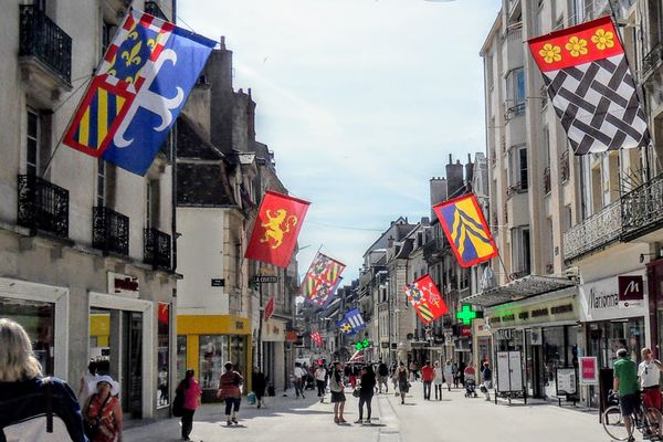 Bummeln auf der Hauptstraße