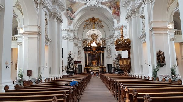 Kulturelle Begegnungen am Domplatz