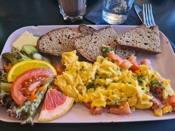Frühstück in einer charmanten Idylle