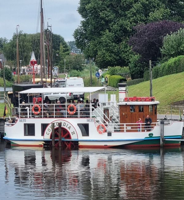 Historische Fahrt auf dem Raddampfer
