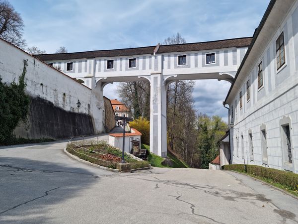 Einzigartige Brücke mit historischem Charme